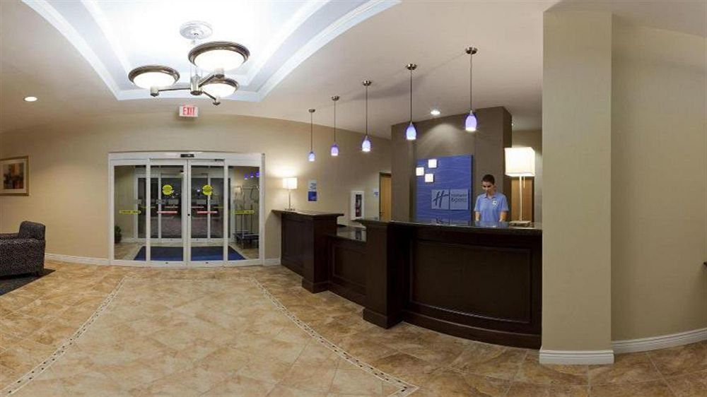 Holiday Inn Express Lake Wales North-Winter Haven By Ihg Waverly Экстерьер фото